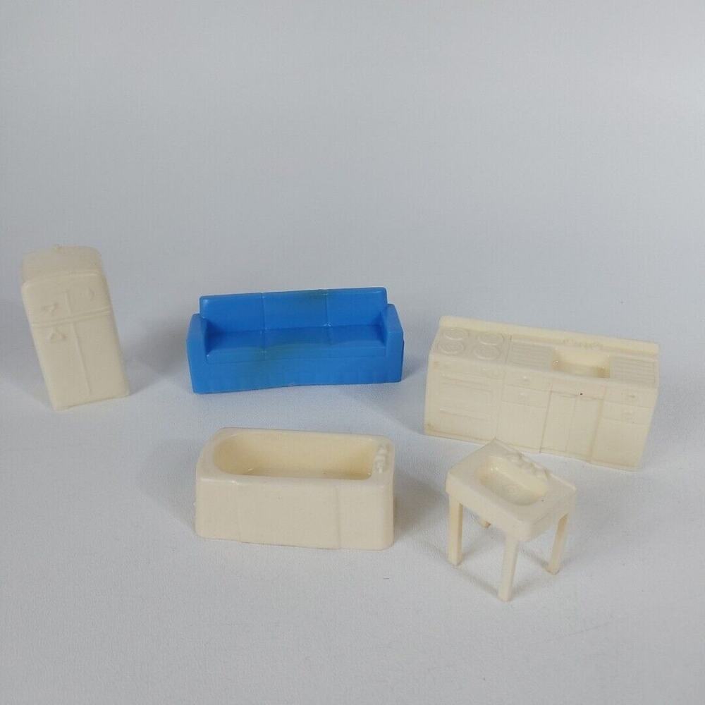 Vintage 1960s Dollhouse Miniature Kitchen Stove Bathtub Sink Fridge Couch Set 5